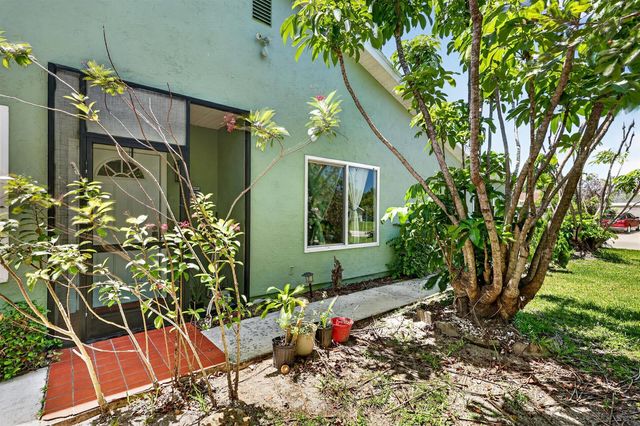 1434 SE Larkwood Circle, Port Saint Lucie, FL 34952
