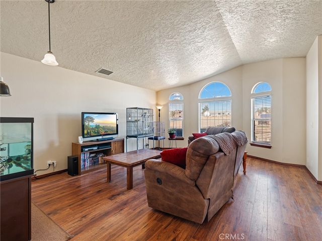 18441 Verano Street, Hesperia, CA 92345