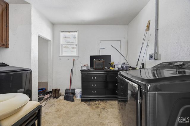 3300 Mesa Drive, Bakersfield, CA 93306