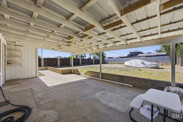 3300 Mesa Drive, Bakersfield, CA 93306