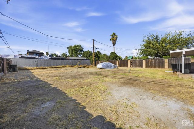 3300 Mesa Drive, Bakersfield, CA 93306