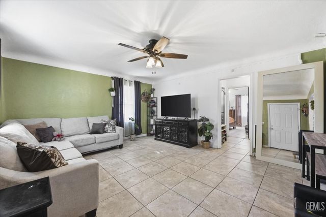 3300 Mesa Drive, Bakersfield, CA 93306