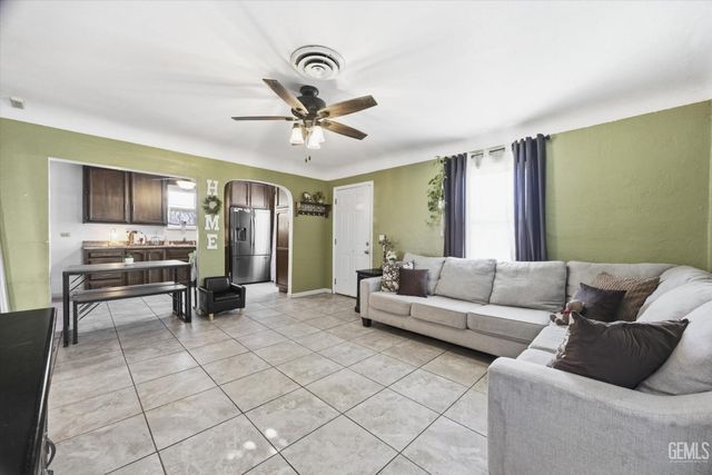 3300 Mesa Drive, Bakersfield, CA 93306