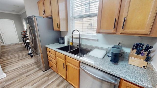 225 W Gilbert ST, Hampton, VA 23669