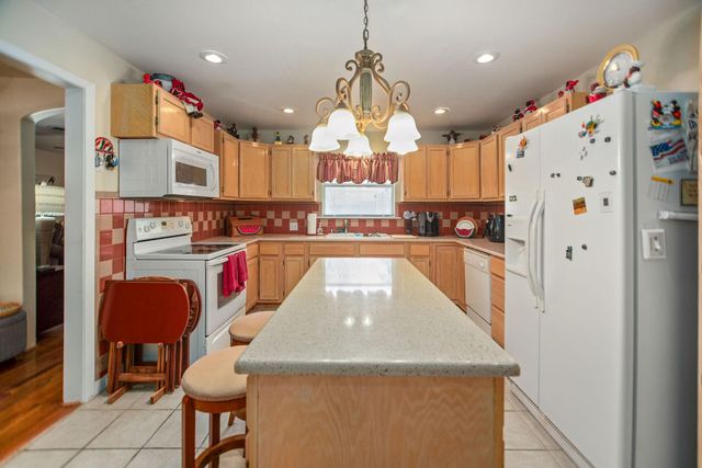 218 Burnet Street, Port Lavaca, TX 77979