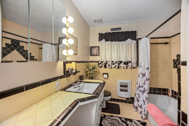 218 Burnet Street, Port Lavaca, TX 77979