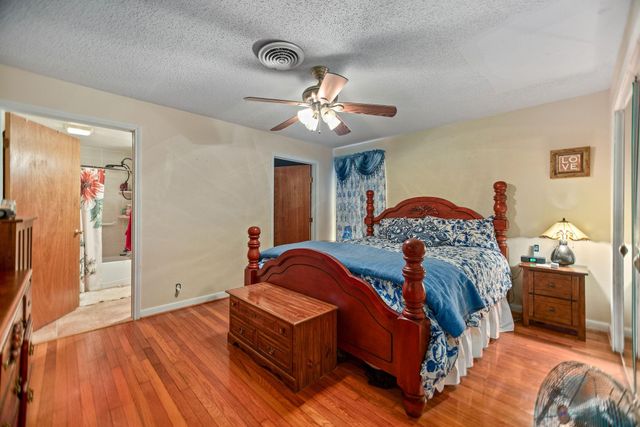 218 Burnet Street, Port Lavaca, TX 77979