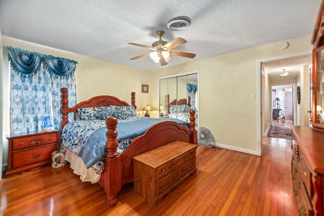 218 Burnet Street, Port Lavaca, TX 77979