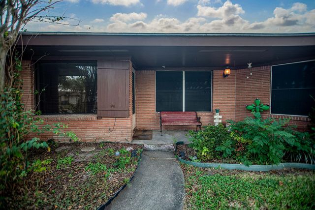 218 Burnet Street, Port Lavaca, TX 77979