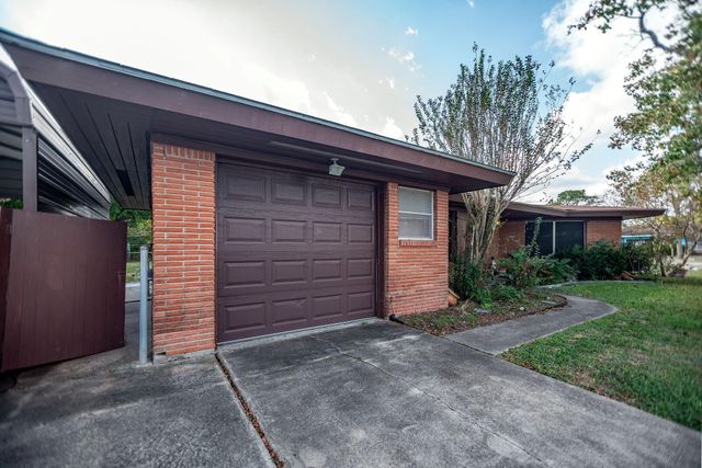 218 Burnet Street, Port Lavaca, TX 77979