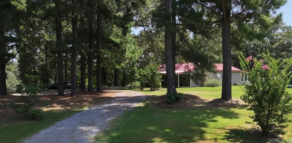 5980 Cord Road, Newark, AR 72562