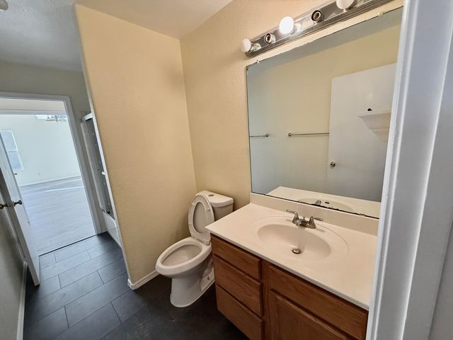 505 Via Patria SW, Albuquerque, NM 87121