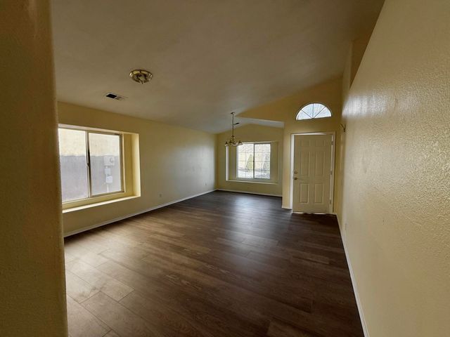 505 Via Patria SW, Albuquerque, NM 87121