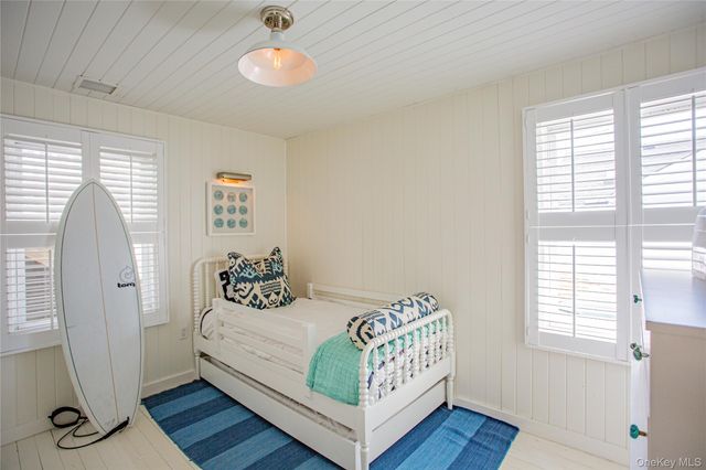 16 June Walk, Long Beach, NY 11561
