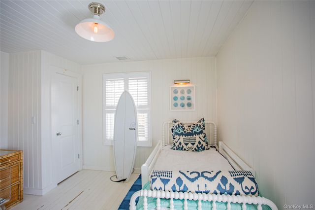 16 June Walk, Long Beach, NY 11561