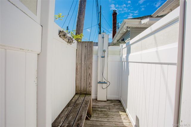 16 June Walk, Long Beach, NY 11561