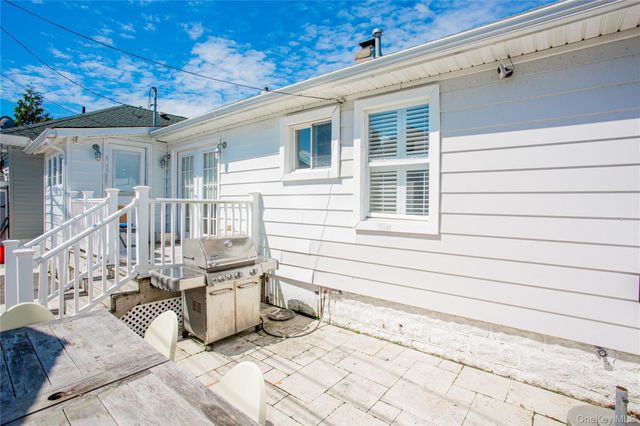 16 June Walk, Long Beach, NY 11561