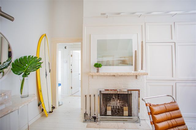 16 June Walk, Long Beach, NY 11561