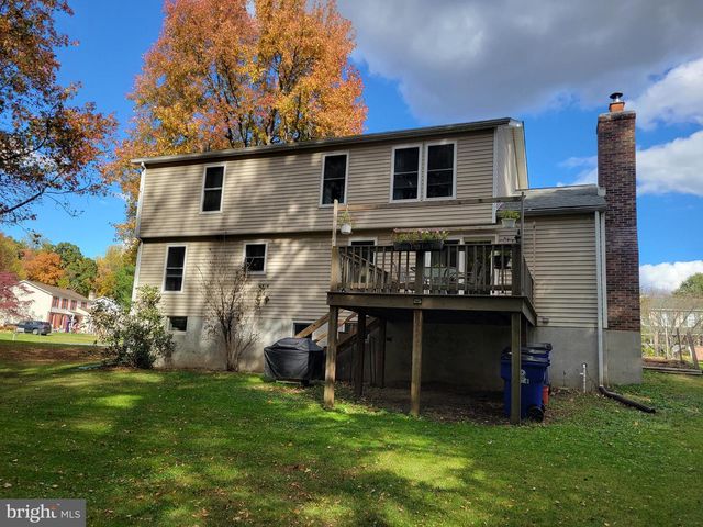 13 CHRISTINA WOODS CT, Newark, DE 19702