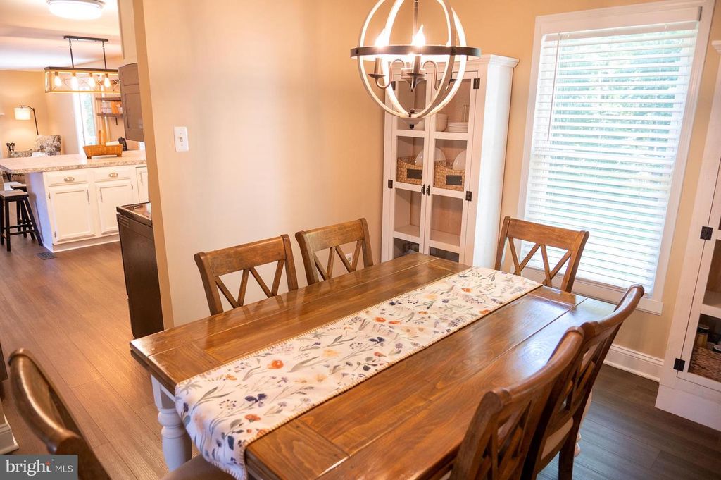 13 CHRISTINA WOODS CT, Newark, DE 19702