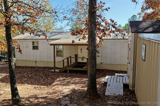 344 Persimmon Lane, Canadian, OK 74425