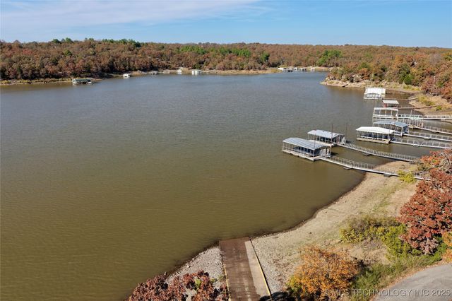 344 Persimmon Lane, Canadian, OK 74425