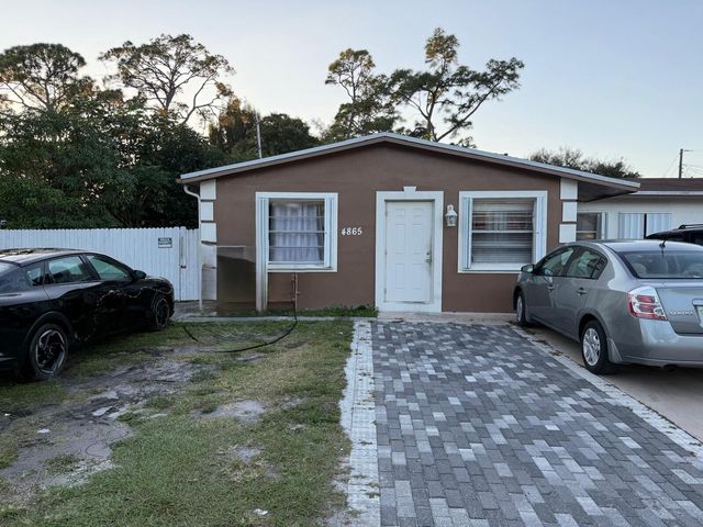 4865 Dell Avenue, Lake Worth, FL 33461