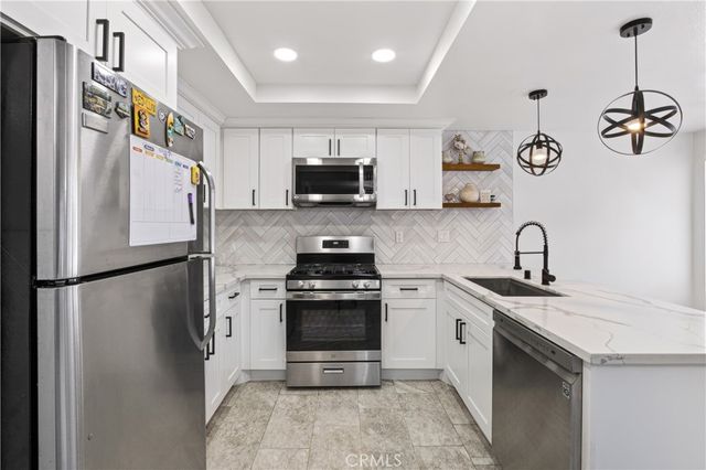 11 Wildflower Pl, Pomona, CA 91766