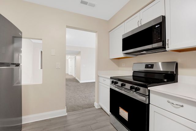 1145 Pleasant Run Drive 609, Wheeling, IL 60090