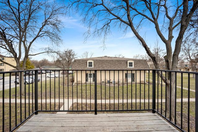 1145 Pleasant Run Drive 609, Wheeling, IL 60090