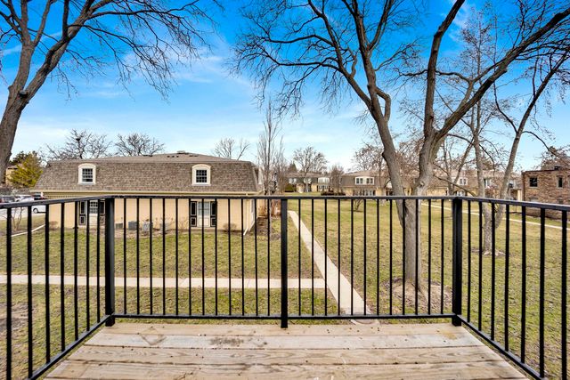 1145 Pleasant Run Drive 609, Wheeling, IL 60090