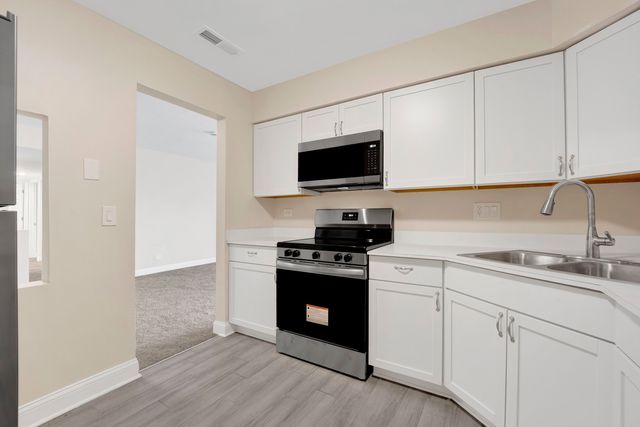 1145 Pleasant Run Drive 609, Wheeling, IL 60090