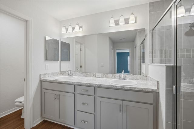 7100 TWISTING PINES LOOP, Zephyrhills, FL 33541