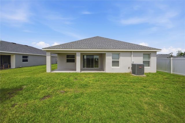 7100 TWISTING PINES LOOP, Zephyrhills, FL 33541