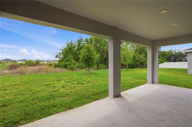 7100 TWISTING PINES LOOP, Zephyrhills, FL 33541