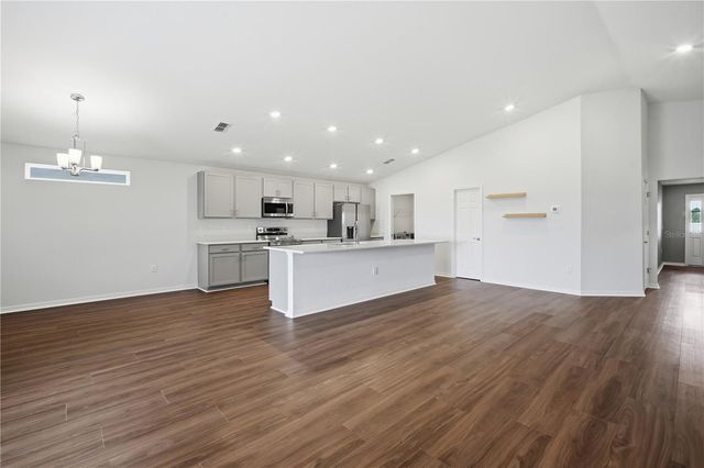 7100 TWISTING PINES LOOP, Zephyrhills, FL 33541