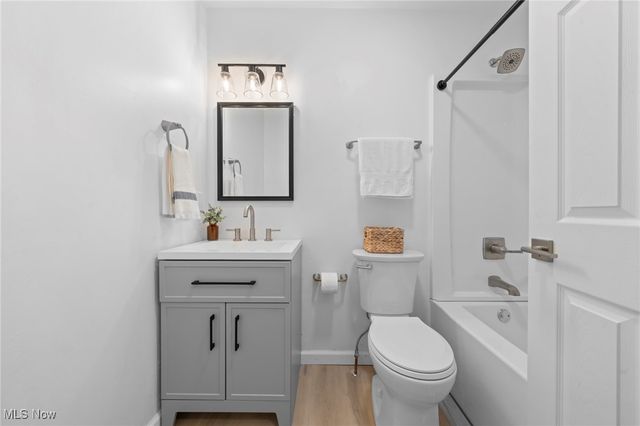 484 Shorefield Drive, Chippewa Lake, OH 44215