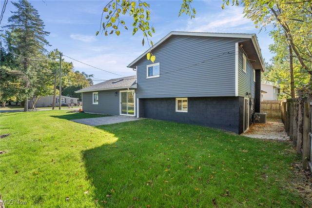 484 Shorefield Drive, Chippewa Lake, OH 44215