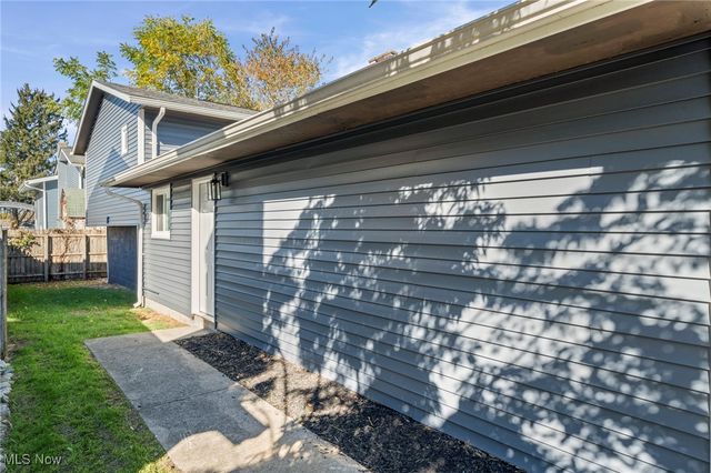 484 Shorefield Drive, Chippewa Lake, OH 44215