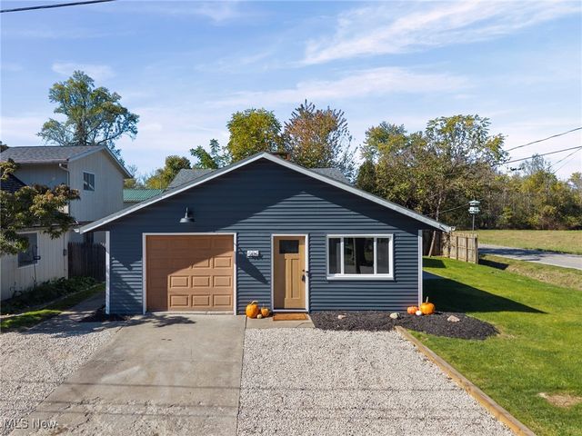 484 Shorefield Drive, Chippewa Lake, OH 44215