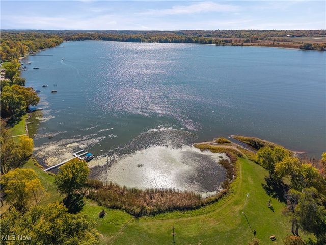 484 Shorefield Drive, Chippewa Lake, OH 44215