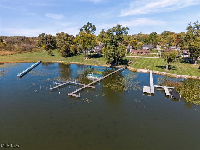 484 Shorefield Drive, Chippewa Lake, OH 44215