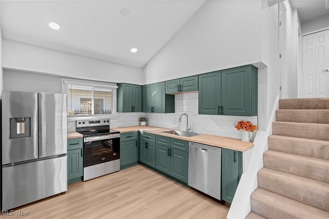 484 Shorefield Drive, Chippewa Lake, OH 44215