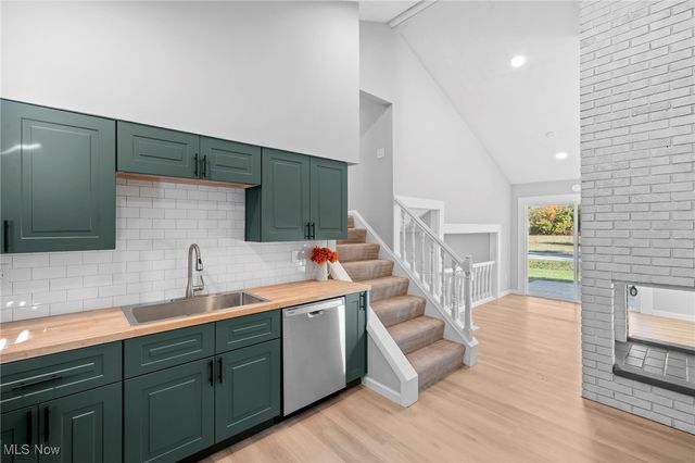 484 Shorefield Drive, Chippewa Lake, OH 44215