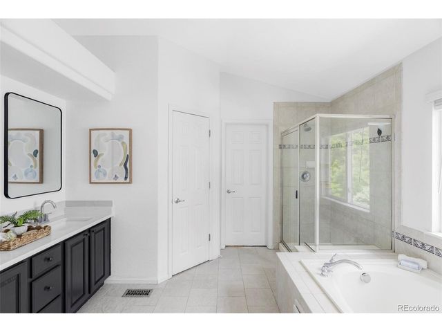 10212 Falcon St, Longmont, CO 80504
