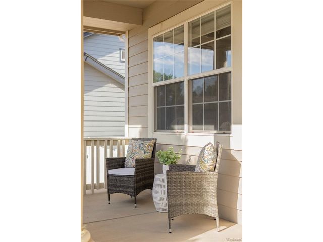 10212 Falcon St, Longmont, CO 80504