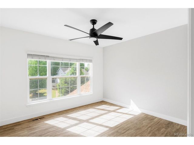 10212 Falcon St, Longmont, CO 80504