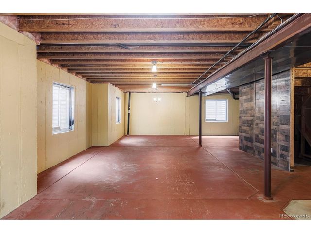10212 Falcon St, Longmont, CO 80504