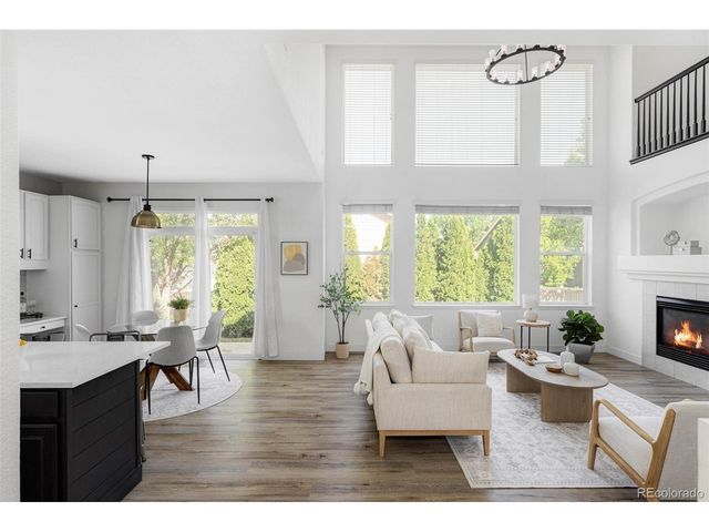 10212 Falcon St, Longmont, CO 80504