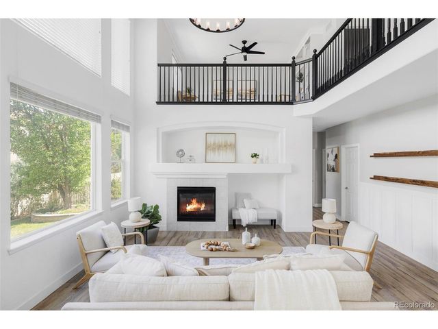 10212 Falcon St, Longmont, CO 80504